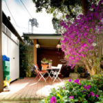 国内旅行のすばらしさを発見する：自分の家の裏庭を探検するトップデスティネーション